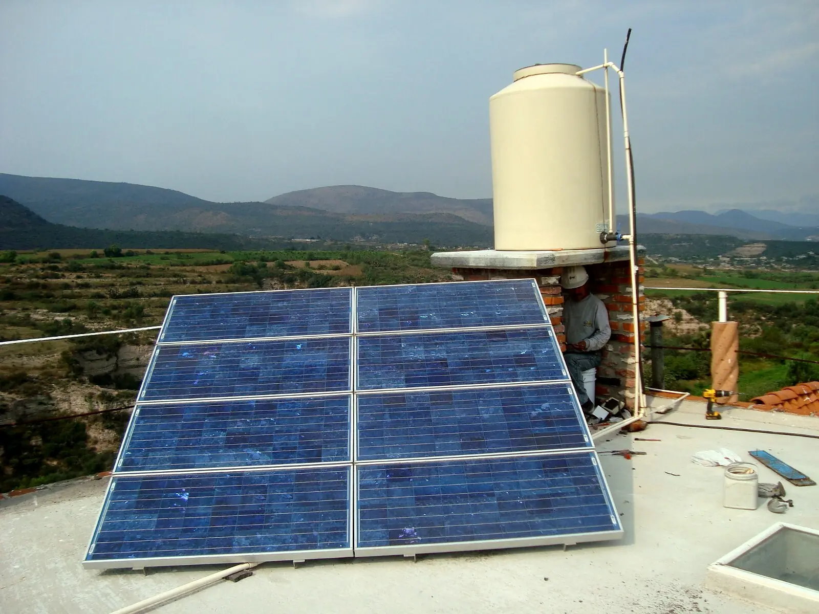 Instalación de paneles solares en azotea